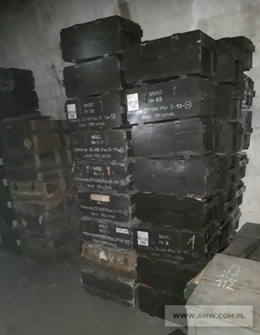 Skrzynki drewniane różne (2.187 szt.) - pakiet zawierający 9 poz. asort. (wg oddzielnego wykazu), w tym m.in.: skrzynia drewniana do amunicji strzeleckiej, skrzynia drewniana do petard itp. 