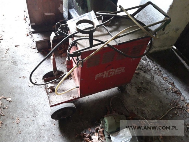 Sprzęt warsztatowy (z demontażu) - pakiet zawierający 15 poz. asort. (wg oddzielnego wykazu), w tym m.in.: kompresor 24 l, piła tarczowa do drewna TPSE, tokarka uniwersalna, wiertarka pozioma D-07 