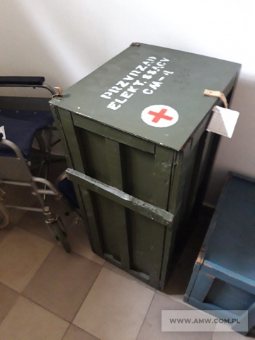 Sprzęt medyczny - pakiet zawierający 20 poz. asort. (wg oddzielnego wykazu), w tym m.in.: destylarka MELADEST, końcówka skalera G2 EMS, przyrząd ssący elektryczny WAN-M1, turbina KAVO 636 CP itp. 