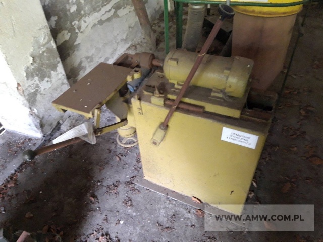 Sprzęt warsztatowy (z demontażu) - pakiet zawierający 15 poz. asort. (wg oddzielnego wykazu), w tym m.in.: kompresor 24 l, piła tarczowa do drewna TPSE, tokarka uniwersalna, wiertarka pozioma D-07 