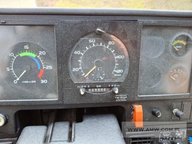 Autobus pasażerski VOLVO B7R-C4 