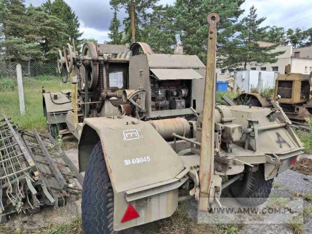Trak ciężki GKT-60M z silnikiem spalinowym SW-226 (z częściowym wyposażeniem) 