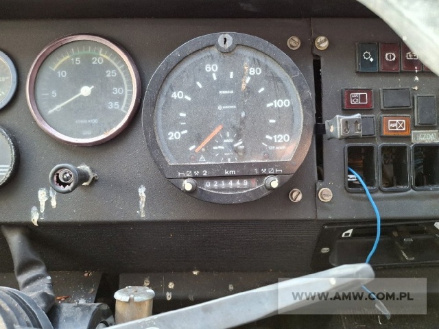 Żuraw na samochodzie JELCZ-642 (udźwig 18 t) 