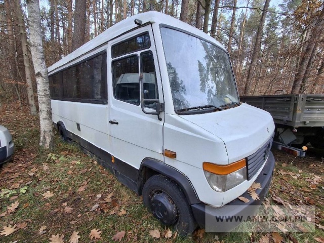 Autobus pasażerski MERCEDES-BENZ 614D 