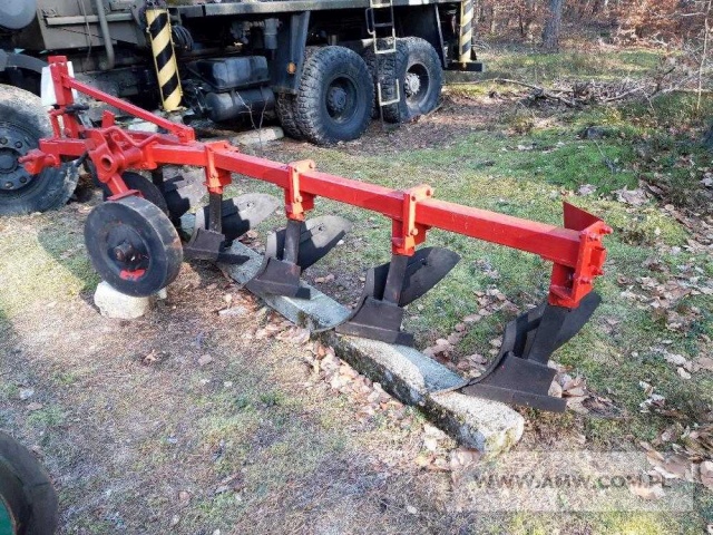Pług 5-skibowy UO37 