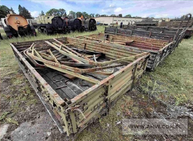 Skrzynie ładunkowe (Star 266) – pakiet zawierający 4 poz. asort., w tym: skrzynia ładunkowa 663.18.201 – 8 szt., skrzynia ładunkowa płaska 673.00.206 - 11 szt. 