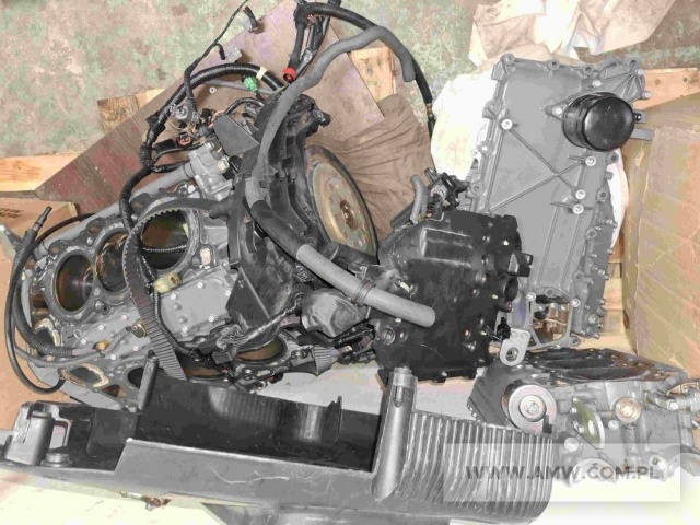 Silniki przyczepne zaburtowe YAMAHA (z demontażu, niekompletne) - pakiet zawierający 3 poz. asort., w tym: silnik YAMAHA 50 - 2 szt., silnik YAMAHA F250 AETX - 1 szt. 