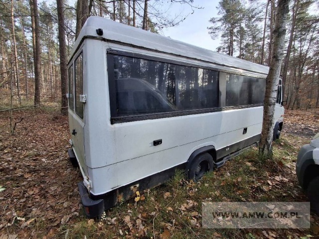 Autobus pasażerski MERCEDES-BENZ 614D 