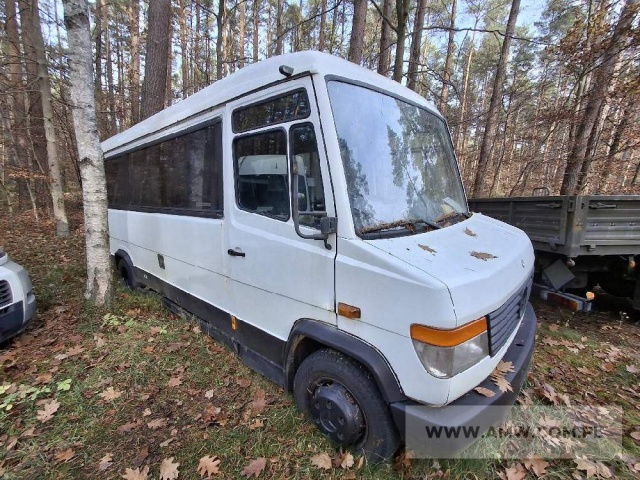 Autobus pasażerski MERCEDES-BENZ 614D 
