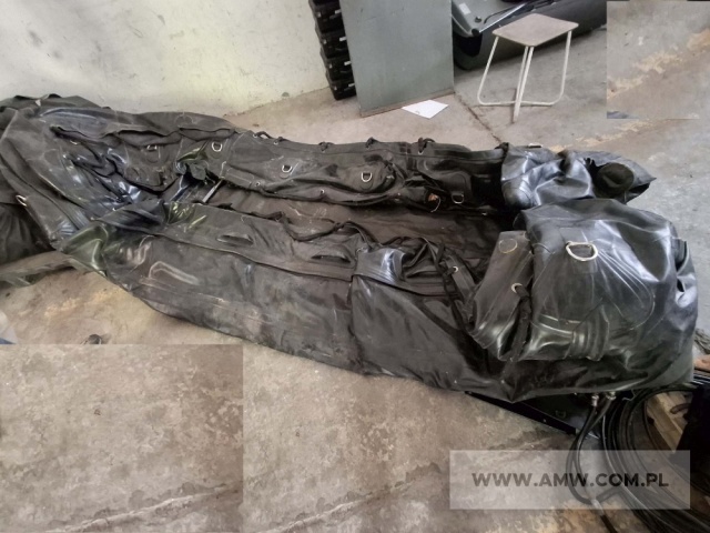 Łodzie (bez silników, niekompletne) - pakiet zawierający 3 poz. asort., w tym: łódź gumowa BOSMAN - 2 szt., łódź pontonowa ZODIAK FC-470MN - 1 szt. 