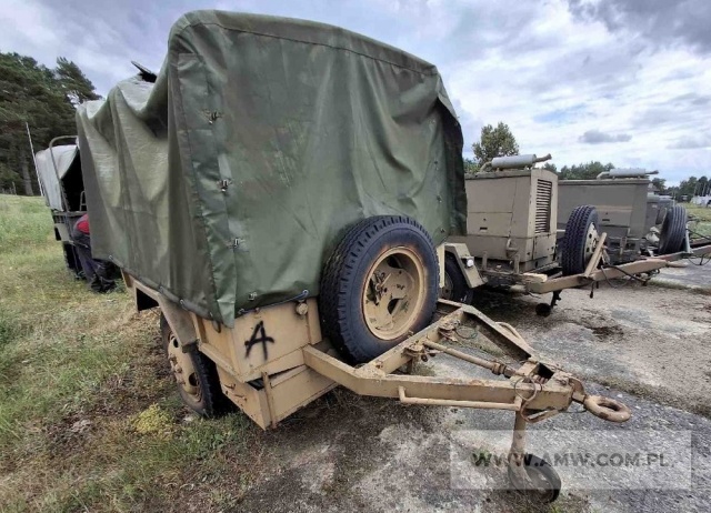 Urządzenie grzejne do wody na przyczepie P-1.5 t UG-65 1-osiowej (z częściowym wyposażeniem) 