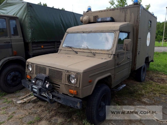 Samochód sanitarny 4-noszowy DAEWOO-HONKER (bez wyposażenia) 