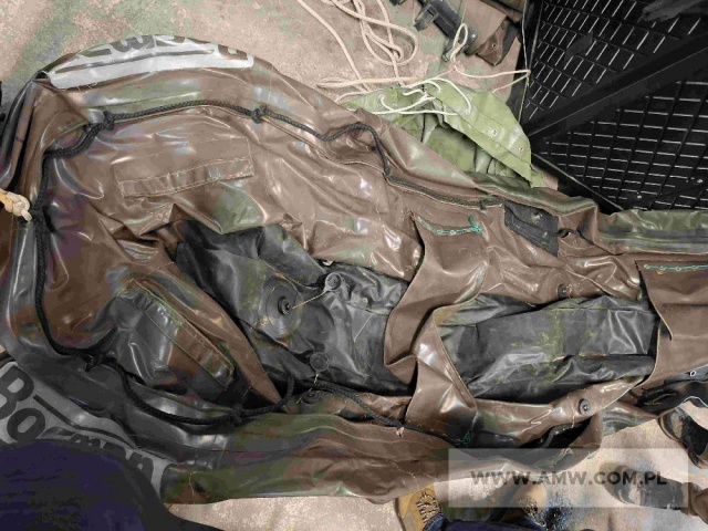 Łodzie (bez silników, niekompletne) - pakiet zawierający 3 poz. asort., w tym: łódź gumowa BOSMAN - 2 szt., łódź pontonowa ZODIAK FC-470MN - 1 szt. 