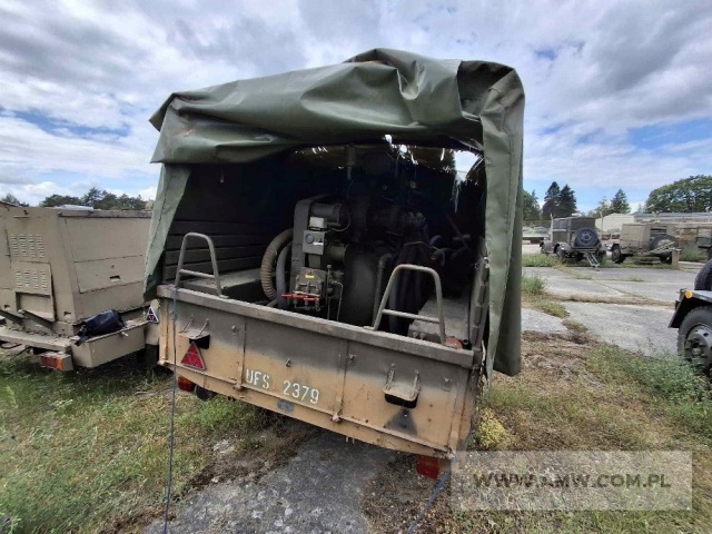 Urządzenie grzejne do wody na przyczepie P-1.5 t UG-65 1-osiowej (z częściowym wyposażeniem) 