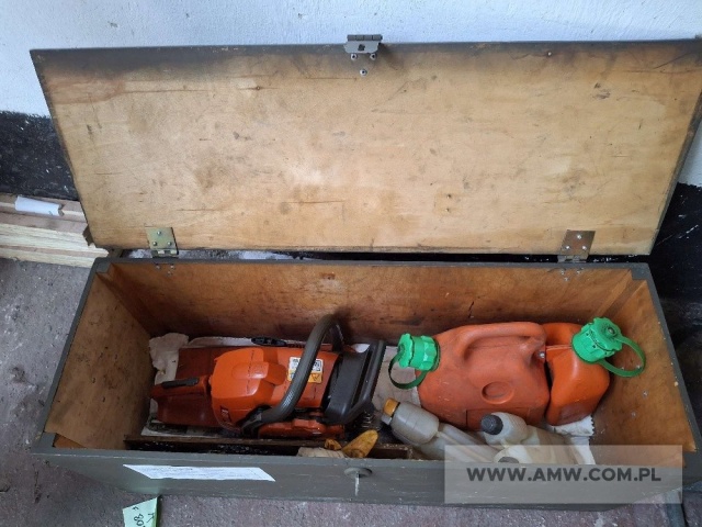 Zestaw do wierceń w gruncie, pakiet zawierający 2 poz. asort., w tym: piła spalinowa HUSQVARNA 357 XP, zestaw wiertniczy do piły HUSQVARNA 357XP (z częściowym wyposażeniem) 