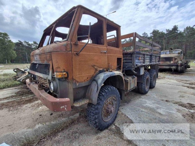 Samochód średniej ładowności wysokiej mobilności STAR-266 (po pożarze kabiny) 