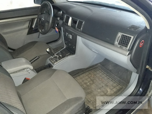 Samochód osobowy OPEL VECTRA II 1.8 