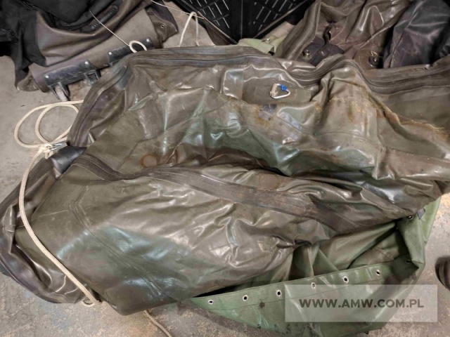 Łodzie (bez silników, niekompletne) - pakiet zawierający 3 poz. asort., w tym: łódź gumowa BOSMAN - 2 szt., łódź pontonowa ZODIAK FC-470MN - 1 szt. 