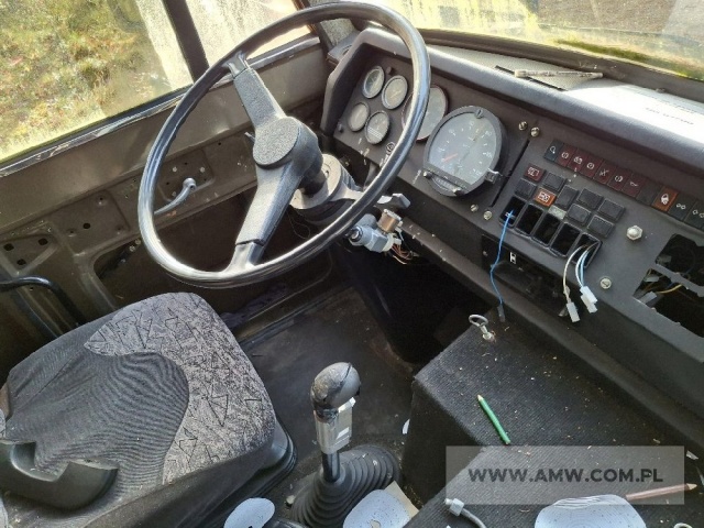 Żuraw na samochodzie JELCZ-642 (udźwig 18 t) 