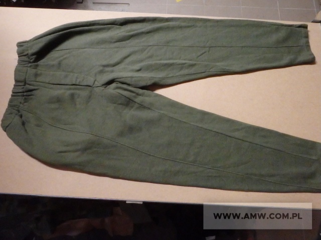 Bluzy oraz spodnie dresów (małe rozmiary) - pakiet zawierający 7 poz. asort., w tym bluza dresów - 76 szt., spodnie dresów - 42 pary 