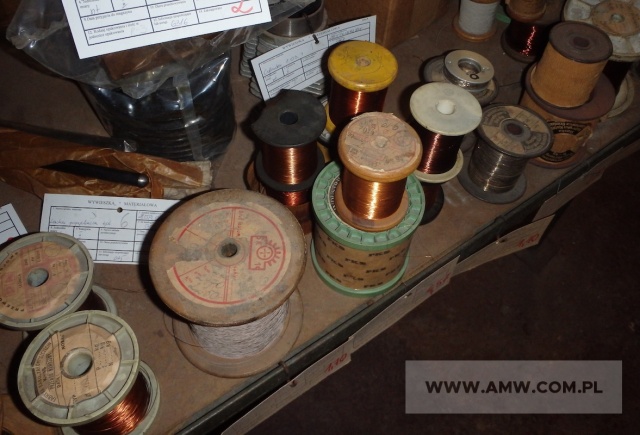 Druty nawojowe w emalii oraz miedziane - pakiet zawierający 10 poz. asort. (wg oddzielnego wykazu), w tym m.in.: drut miedziany FI 0,5 mm itp. 