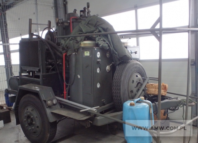 Urządzenie destylacyjno-sterylizacyjne UD-2 na przyczepie 1-os. 1,5 t 