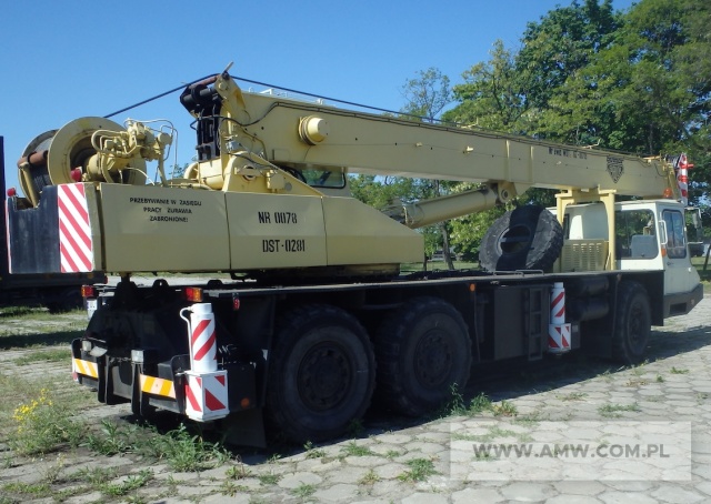 Żuraw samojezdny 20-40T FABLOK DST-0281 