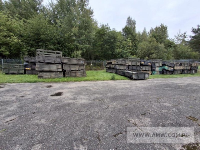 Skrzynie ładunkowe (łącznie 39 szt.) - pakiet zawierający 5 poz. asort., w tym: skrzynia ładunkowa 663.18.201 - 7 szt., skrzynia ładunkowa płaska 673.00.206 - 32 szt. 