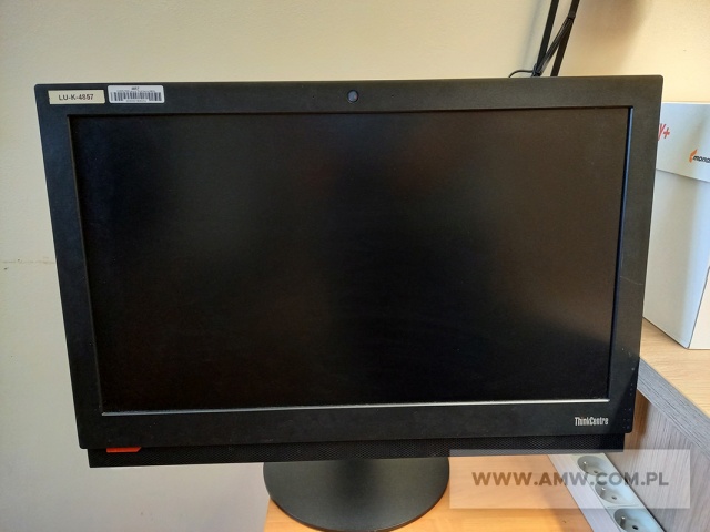 Sprzęt komputerowy i informatyczny (bez dysków twardych) – pakiet zawierający 37 poz. asort. (wg oddzielnego wykazu), w tym: komputer Lenovo ThinkCentre M900z – 19 szt., moduł sekretarski Polycom IP BEM – 2 szt., terminal VoIP Polycom (różne modele) – 15 szt., kasa fiskalna Apollo Milano Plus – 1 szt. 