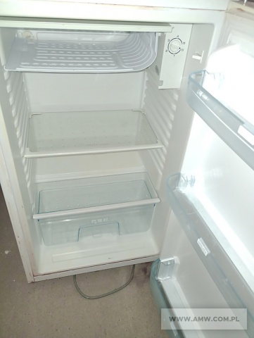 Sprzęt AGD (8 szt.) – pakiet zawierający 8 poz. asort., w tym: chłodziarka DAEWOO FD12 – 5 szt., chłodziarka CANDY – 1 szt., kuchenka mikrofalowa DAEWOO KQG-6L35 – 2 szt. 