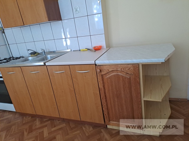 Sprzęt AGD (8 szt.) – pakiet zawierający 8 poz. asort., w tym: chłodziarka DAEWOO FD12 – 5 szt., chłodziarka CANDY – 1 szt., kuchenka mikrofalowa DAEWOO KQG-6L35 – 2 szt. 