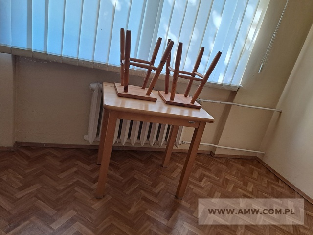 Sprzęt AGD (8 szt.) – pakiet zawierający 8 poz. asort., w tym: chłodziarka DAEWOO FD12 – 5 szt., chłodziarka CANDY – 1 szt., kuchenka mikrofalowa DAEWOO KQG-6L35 – 2 szt. 