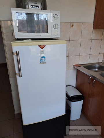 Sprzęt AGD (15 szt.) – pakiet zawierający 4 poz. asort., w tym: chłodziarka CANDY CFO140 – 5 szt., kuchenka mikrofalowa DAEWOO KQG-6L35 – 6 szt., czajnik bezprzewodowy PHILIPS – 1 szt., czajnik bezprzewodowy Zelmer – 3 szt. 