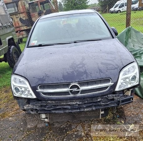 Samochód osobowy OPEL VECTRA II 1.8 (po wypadku) 