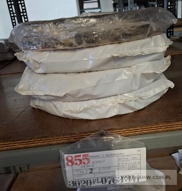 Techniczne środki materiałowe do podnośnika widłowego akumulatorowego WW oraz wózków podnośnikowych GPW i RAK - pakiet zawierający 541 poz. asort. (wg oddzielnego wykazu), w tym m.in.: koła różne, łączniki, nakrętki, pierścienie różne, podkładki, przewody, sprężyny różne, tuleje, zwrotnice itp. 