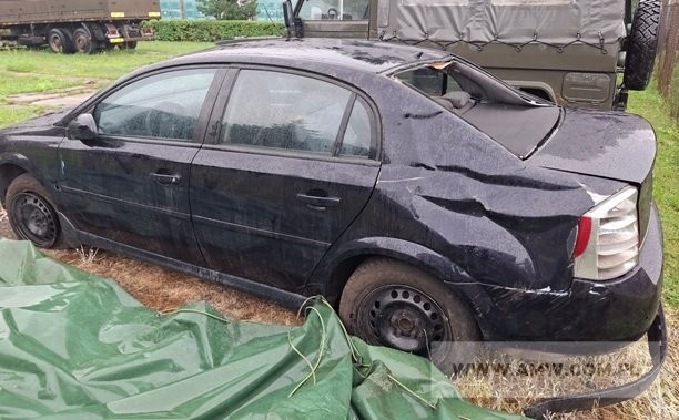 Samochód osobowy OPEL VECTRA II 1.8 (po wypadku) 