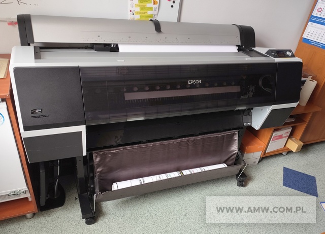 Sprzęt informatyczny - pakiet zawierający 21 poz. asort. (wg oddzielnego wykazu), w tym m.in: notebooki, komputery, urządzenia wielofunkcyjne (sprzęt bez dysków twardych) itp. 