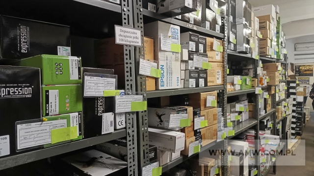 Tonery i akcesoria do drukarek - pakiet zawierający 193 poz. asort. (wg oddzielnego wykazu), w tym m.in.: tusze, tonery, głowice, bębny, urządzenia wielofunkcyjne itp. 