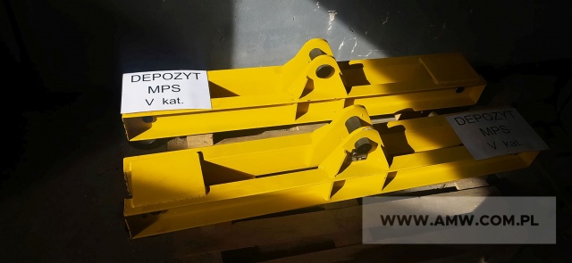 Zestaw przeładunkowy do żurawia - pakiet zawierający 5 poz. asort., w tym: lina fi 10 mm ocynkowana ZS 1770WS 6x31+NF - 634 kg, lina stalowa ocynkowana fi 10 mm - 2000 m, trawers specjalny 0-6,3 t - 2 szt., zawiesie czterocięgnowe A-3,2/1,6-3 oczkowe - 2 szt., zawiesie linowe 2-cięgnowe+3,2, L=3,15 - 4 szt. 