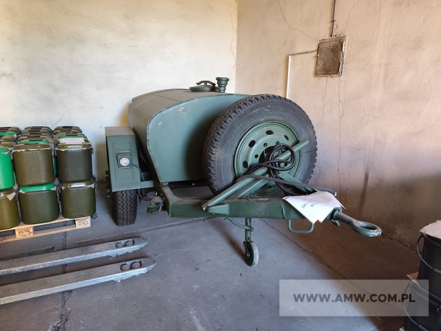 Zbiornik na wodę 1000 l na przyczepie 1- osiowej 