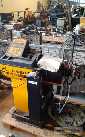 Komputerowa wyważarka do kół S 680 E 