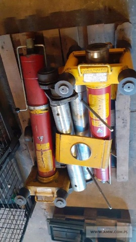 Dźwignik kanałowy typu DKP-10B 