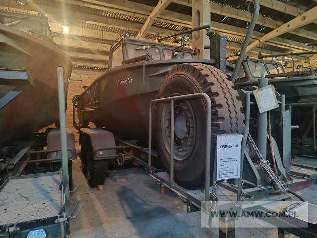 Kuter holowniczy KH-200 na przyczepie PKH-200 