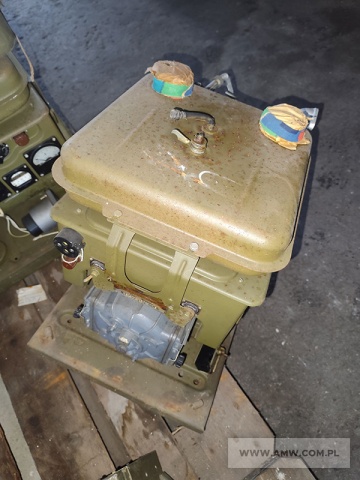 Zespół spalinowo-elektryczny AB-1 (1 kW, 230V, 50Hz) 