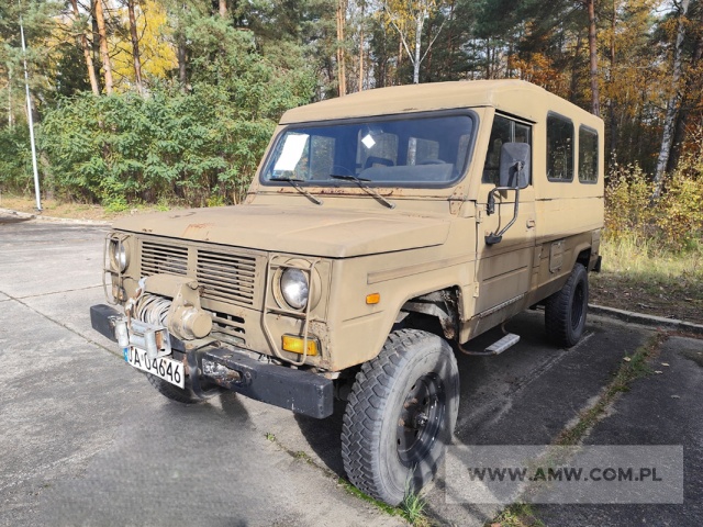 Samochód ciężarowo-osobowy wysokiej mobilności HONKER 2324 