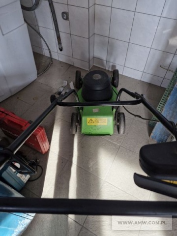 Sprzęt infrastruktury - pakiet zawierający 6 poz. asort. (wg oddzielnego wykazu), w tym: młotowiertarka, wiertarka, kosiarka, spawarka, młot udarowo-obrotowy, świetlówki 