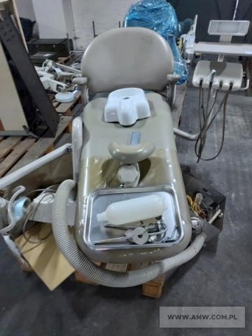 Sprzęt medyczny - pakiet zawierający 7 poz. asort. (wg oddzielnego wykazu), w tym m.in.: unity stomatologiczne, fotel stomatologiczny, kompresor Jugodent itp. 