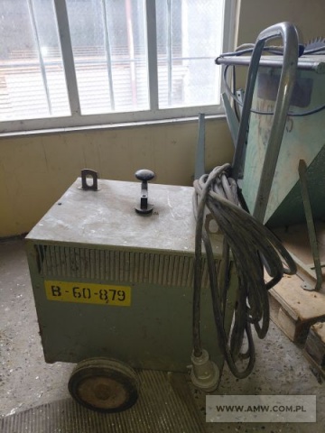 Sprzęt infrastruktury - pakiet zawierający 6 poz. asort. (wg oddzielnego wykazu), w tym: młotowiertarka, wiertarka, kosiarka, spawarka, młot udarowo-obrotowy, świetlówki 