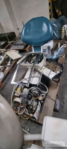 Sprzęt medyczny - pakiet zawierający 7 poz. asort. (wg oddzielnego wykazu), w tym m.in.: unity stomatologiczne, fotel stomatologiczny, kompresor Jugodent itp. 