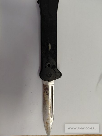 Asortyment służby uzbrojenia i mundurowej - pakiet zawierający 68 poz. asort. (wg oddzielnego wykazu), w tym m.in.: noże wz. 1969 - 6 szt. oraz oznaki stopni - 3 714 szt. (różne rodzaje) 